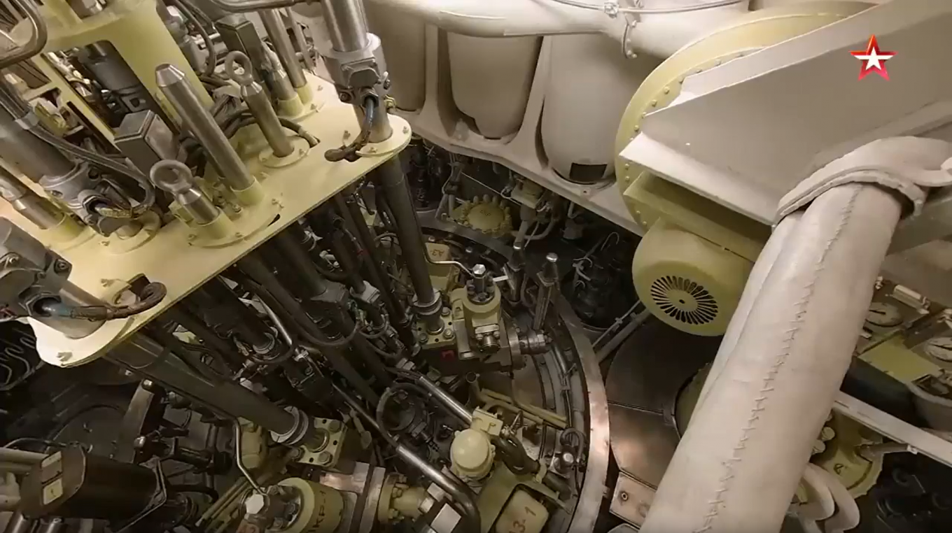 Кришка реактора ВМ-4СГ що встановлений на борту підводного човна проєкту 667БДРМ