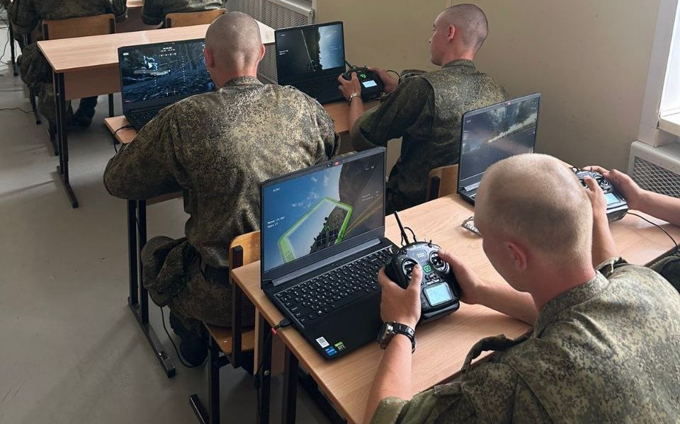 Скільки й де полігонів та як вчать в армії РФ операторів дронів, зокрема "Молния" та "Бумеранг"