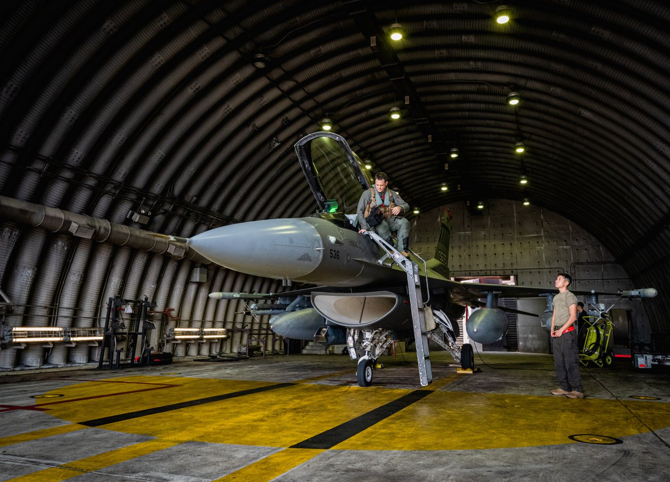багатофункціональний винищувач F-16 США В’єтнам