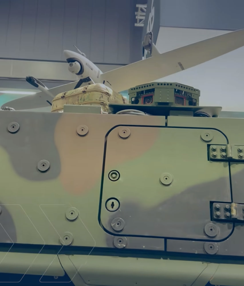 БПЛА Vector на машині Boxer UxV CS