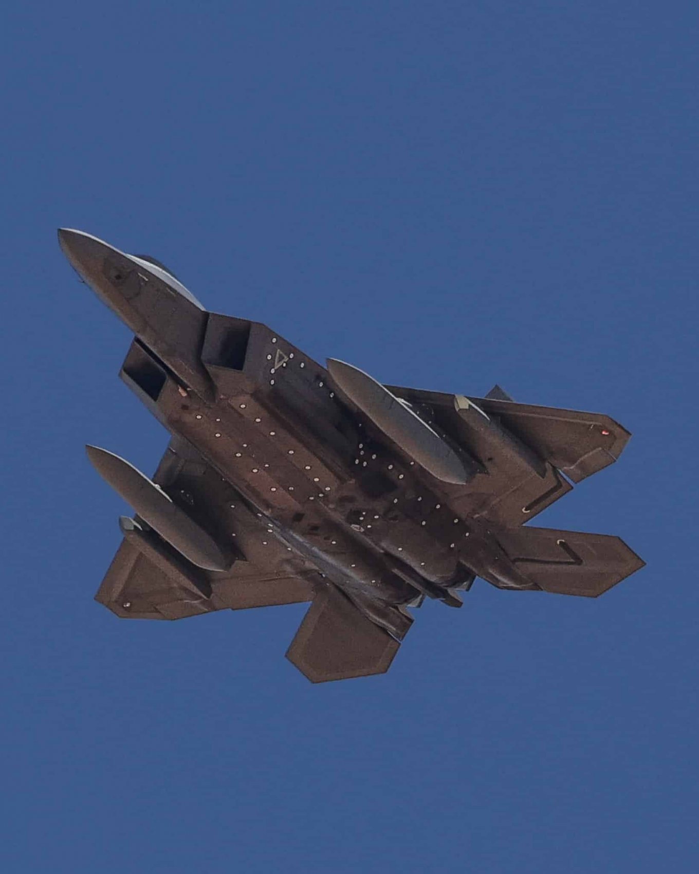 F-22A Raptor з паливними баками