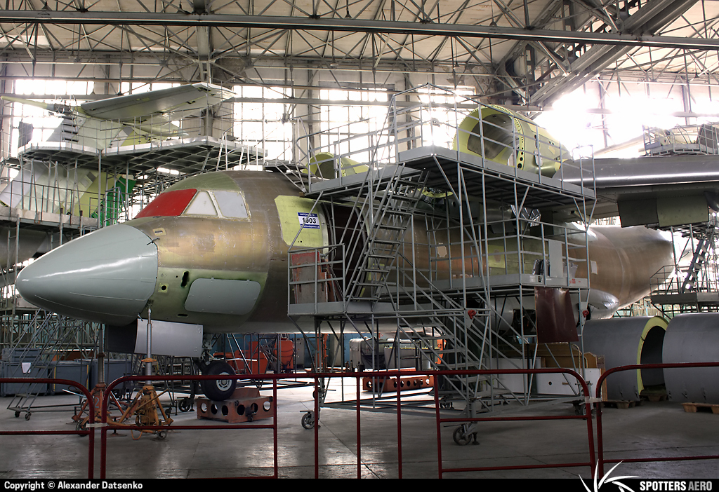 Будівництво нових транспортників Ан-74 наразі неможливе, через велику кількість російських запчастин