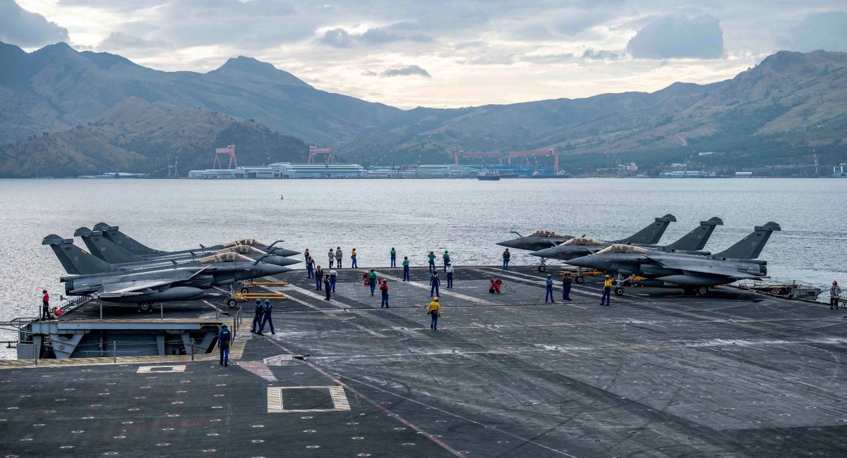Rafale M на палубі Charles de Gaulle ВМС Франції