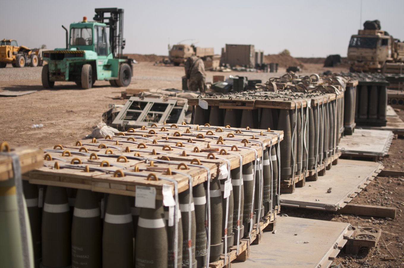 155 мм артилерійські боєприпаси