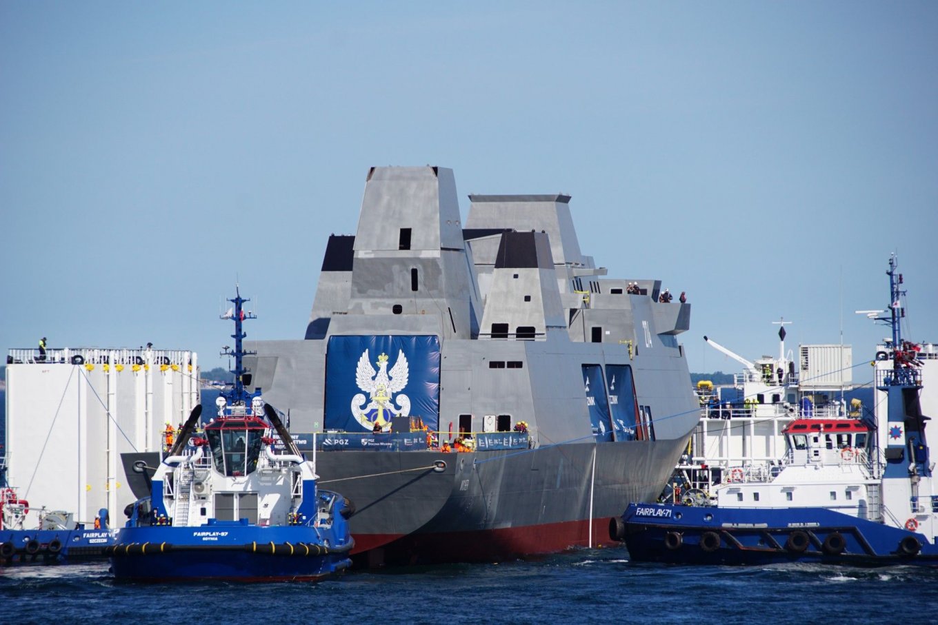 Спуск на воду фрегата ORP Wicher