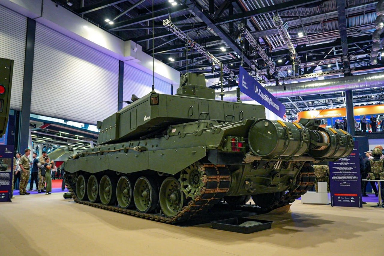 Танк Challenger 3 на виставці DSEI 2025