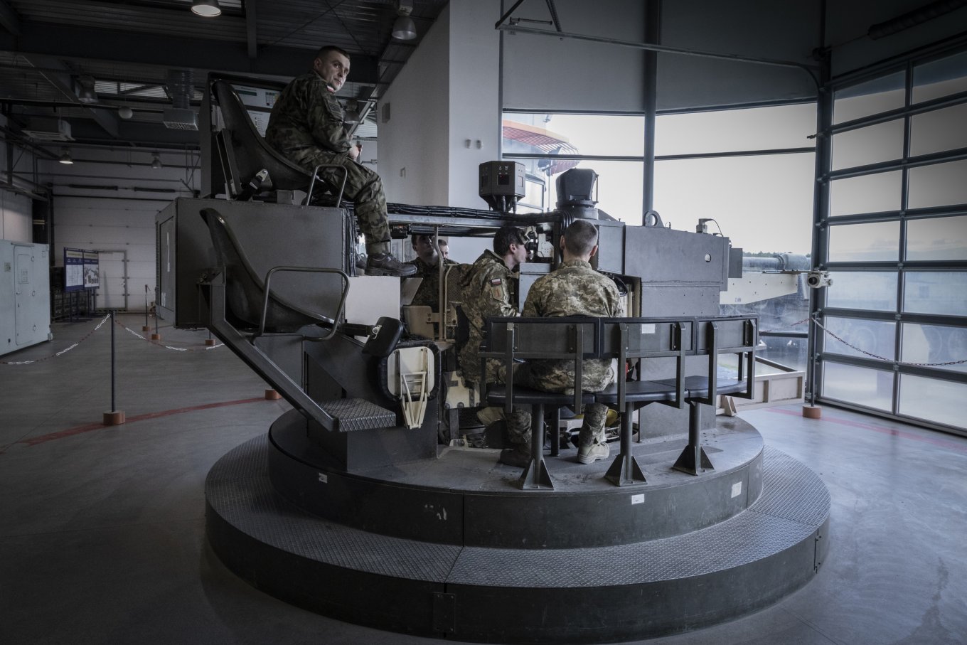 навчання на Leopard 2A4