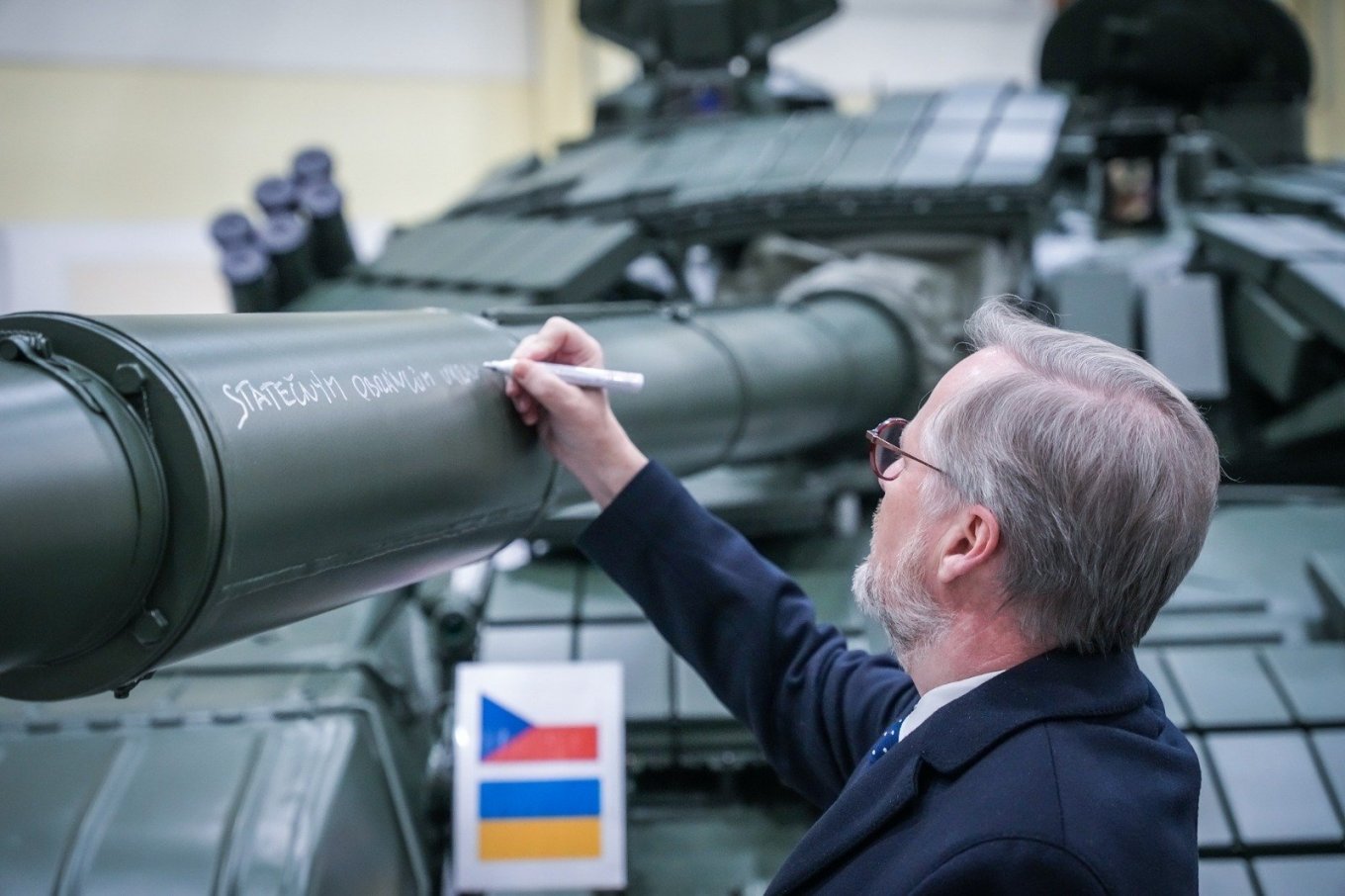 Відправка перших модернізованих в Чехії танків Т-72 для ЗСУ, 10 січня 2022 року, фото - Twitter-профіль прем&#039;єр-міністра Чехії Petr Fiala
