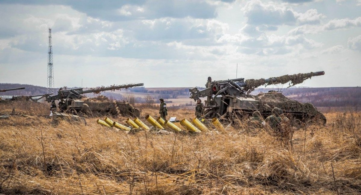 Рашисти вкопали в землю свою САУ 2С5 "Гиацинт-С", але навіщо вони це зробили