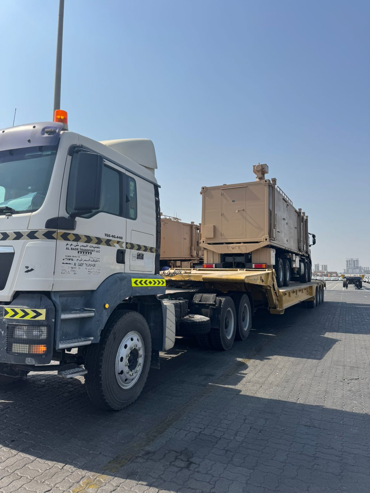 Перевезення машини зі складу лазерної системи ППО SkyShield