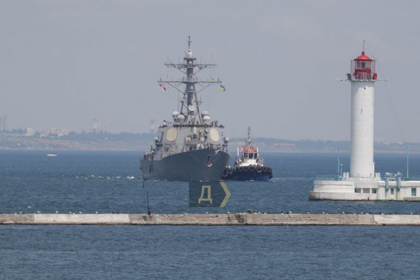 Американський ракетний есмінець USS Ross DDG 71 типу Arleigh Burke прибув в Одесу для участі в Sea Breeze-2021