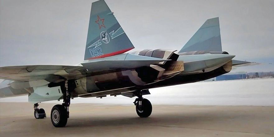 Дослідний літак Т-50-2 (Су-57) з новим двигуном АЛ-51Ф1 (