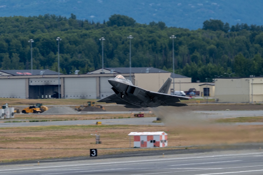 Винищувач F-22