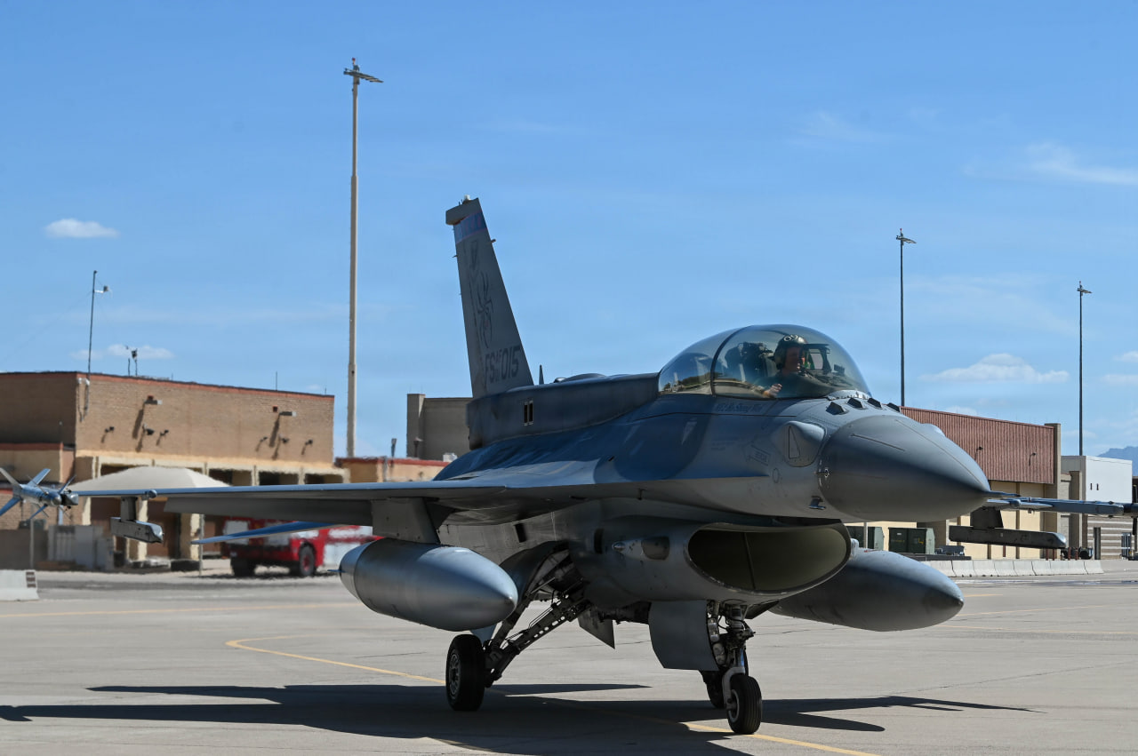 Винищувач F-16 зі складу ПС США