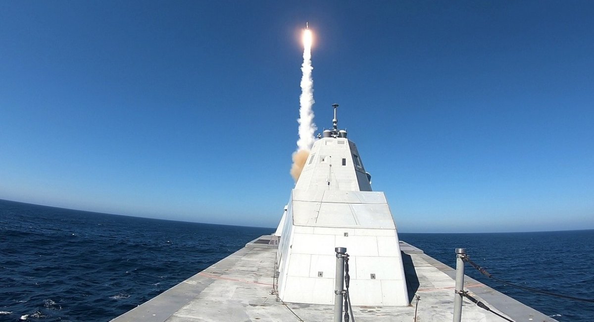 Запуск ракети із борта есмінця типу Zumwalt, фото ілюстративне