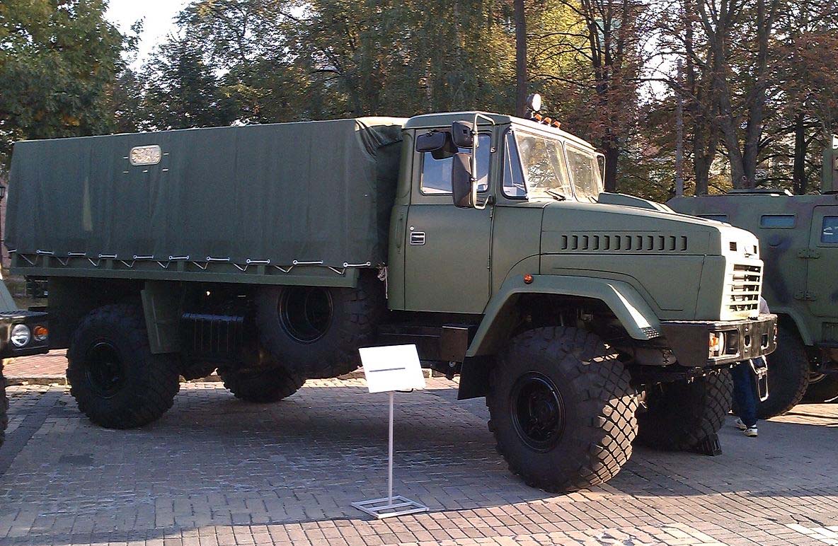 Військовий вантажний автомобіль КрАЗ 5233 4х4 є платформою для багатьох видів спецтехніки