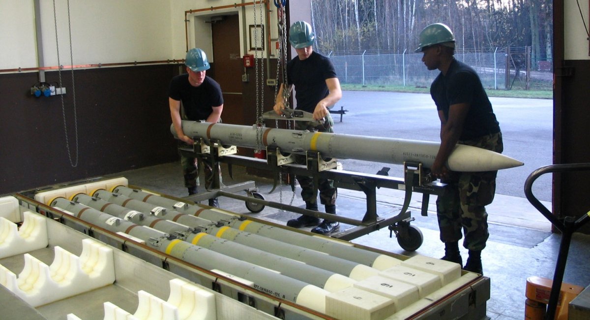 Ракети AIM-120 AMRAAM