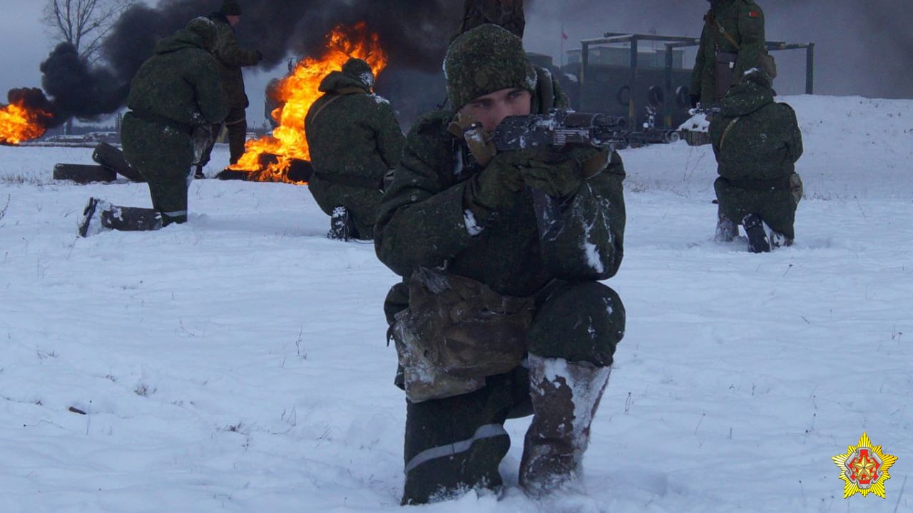 армія білорусі зима