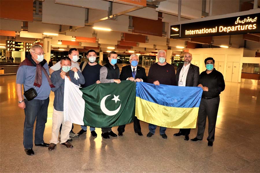 Українські громадяни повернулися з Пакистану
