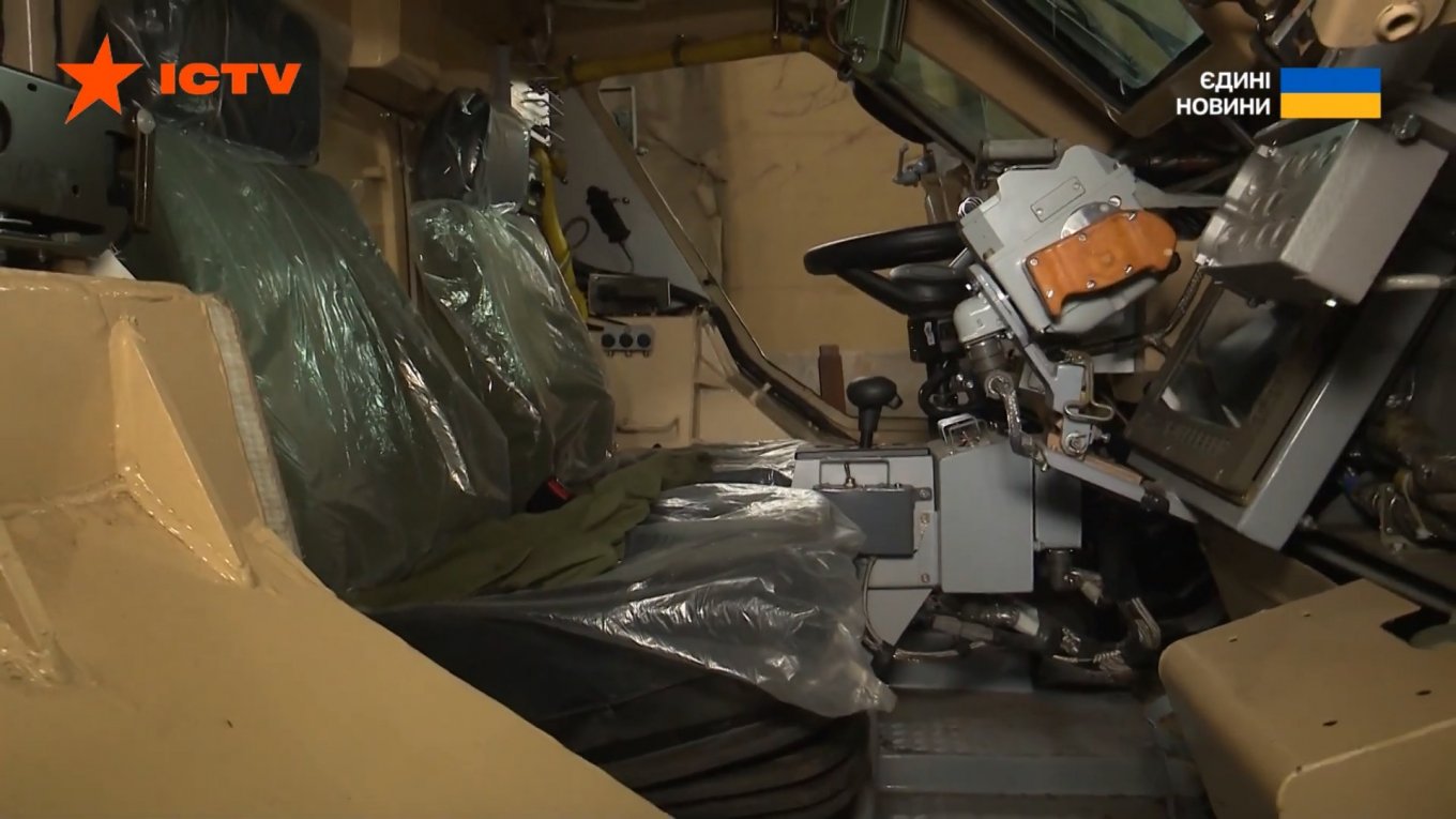 Новий БТР-4 в середині. Кадр з відео