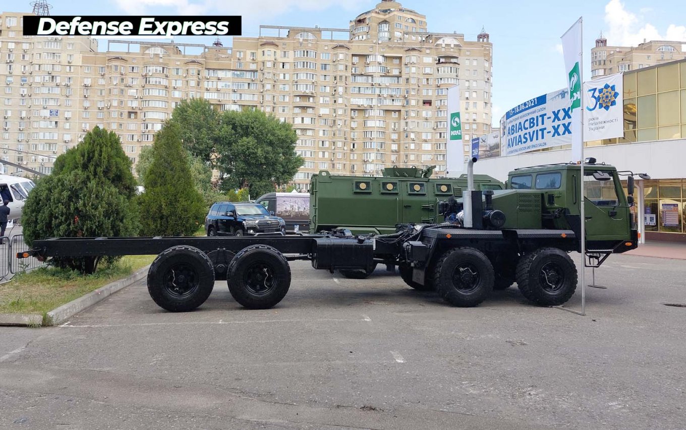 Попри банкрутство машини АвтоКрАЗ (зокрема шасі КрАЗ-7634НЕ 8х8) на виставці Зброя та Безпека-2021 присутні