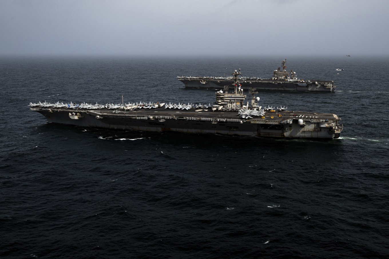 USS Nimitz (CVN 68) та USS Carl Vinson (CVN 70)