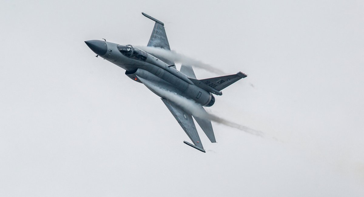 Винищувач JF-17