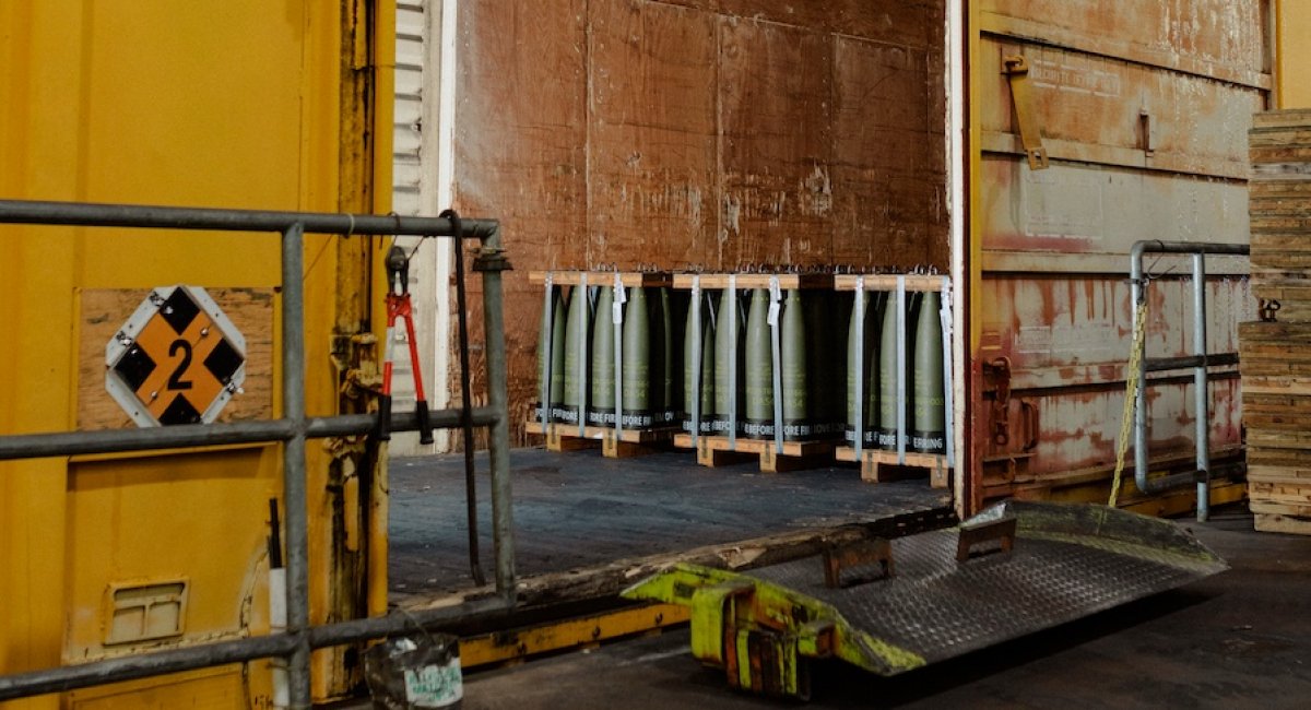 Ілюстративне фото перевезення 155-мм снарядів. фото - The New York Times