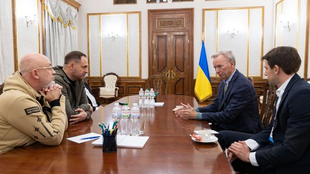 Мільярдер Ерік Шмідт під час зустрічі з представниками Уряду та Офісу президента України у вересні 2022 року