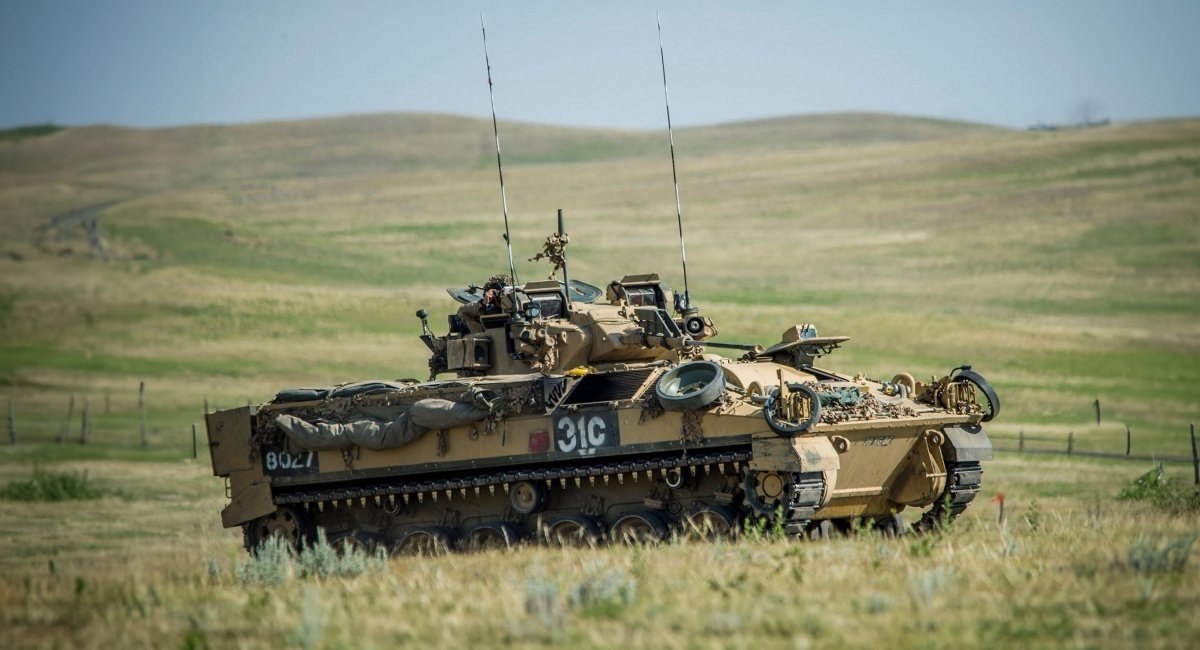 Чому Міноборони Британії не вважає за потрібне віддати ЗСУ БМП Warrior та які причини називає