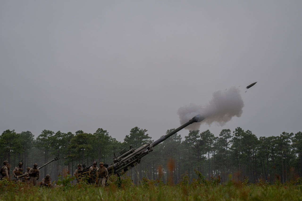 Причіпні 155-мм гаубиці M777 морпіхів США