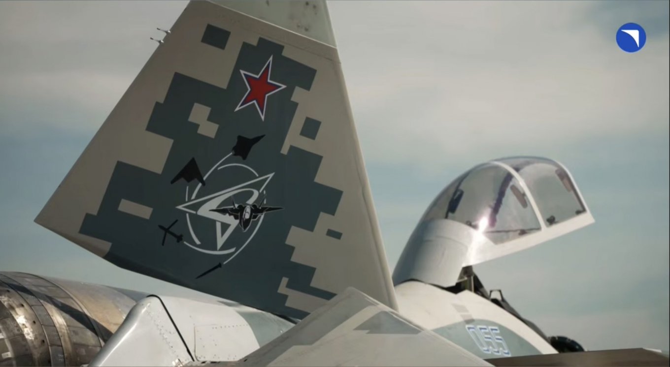 Невже рашисти хочуть керувати з Су-57Д безпілотним Су-75 на додачу до БПЛА "Орион" та С-70 "Охотник"