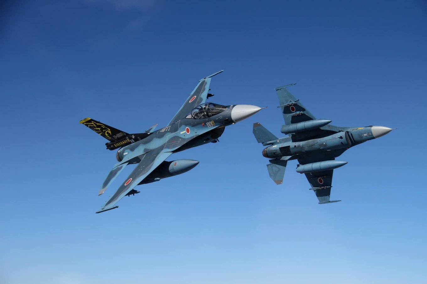 Mitsubishi F-2