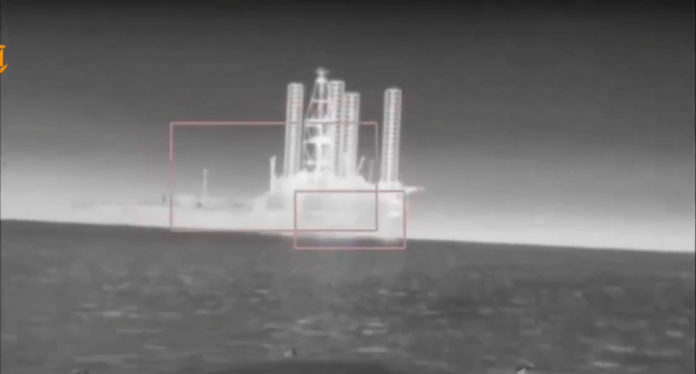 Ймовірно захоплення штучним інтелектом морського дрона - вишки. Кадр з відео