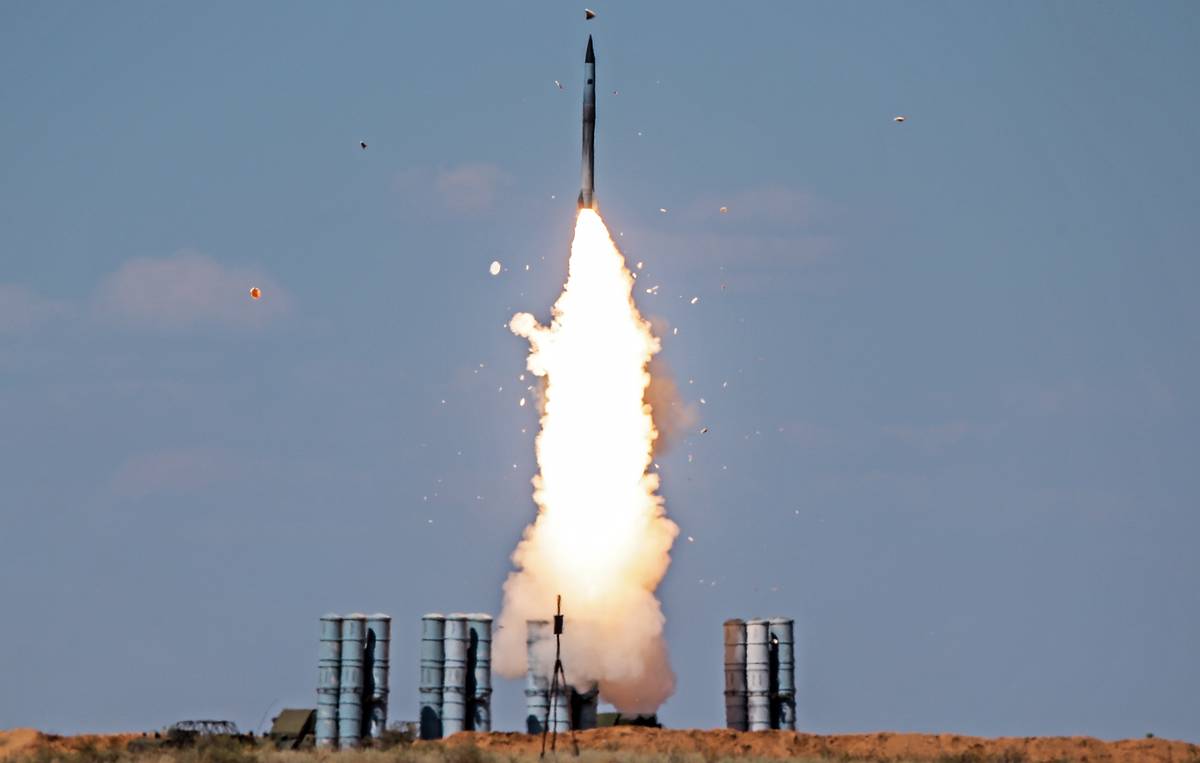 Пуск російської зенітної ракети 48Н6ДМ, ілюстративне фото з відкритих джерел
