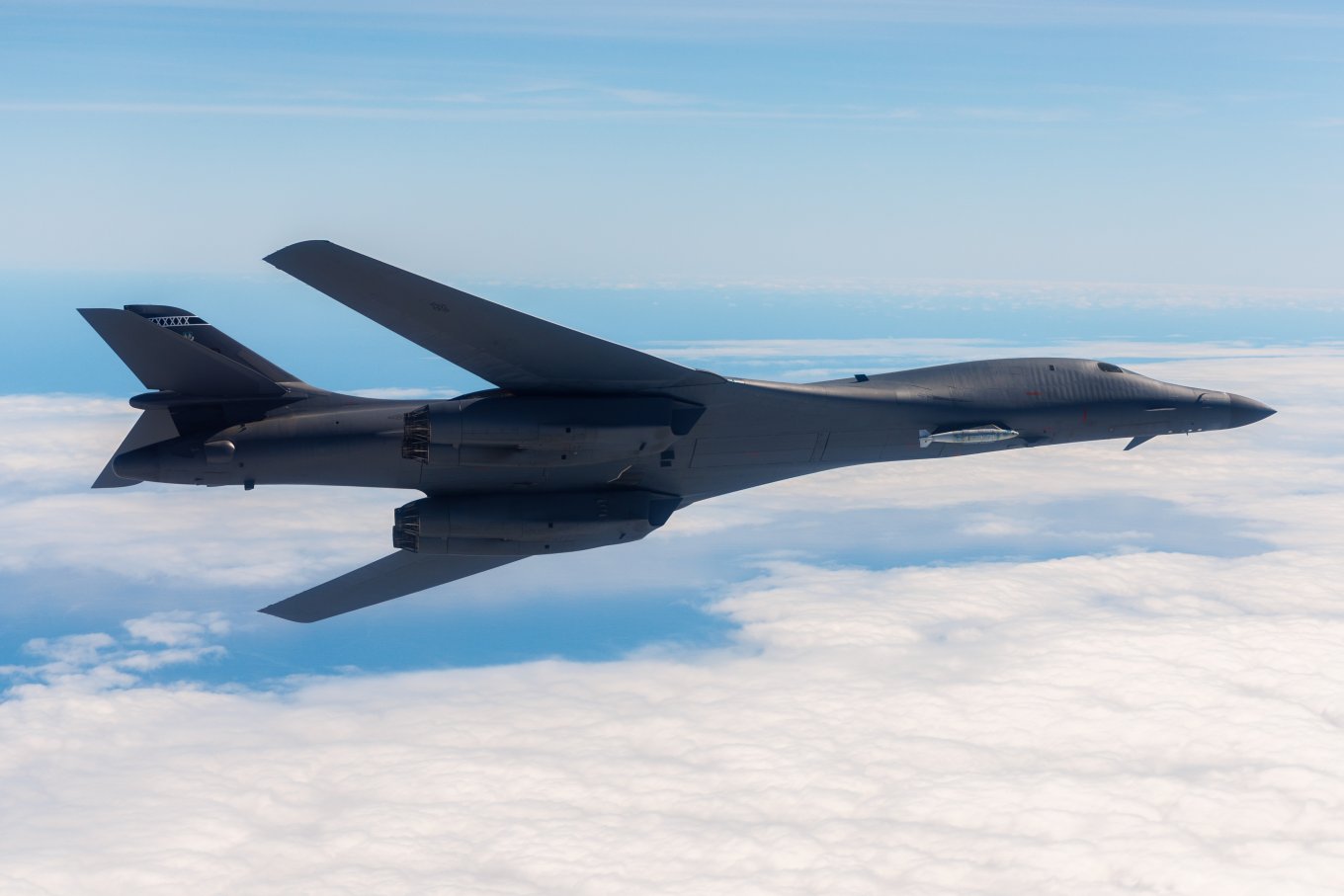 B-1B Lancer з пілонами LAM