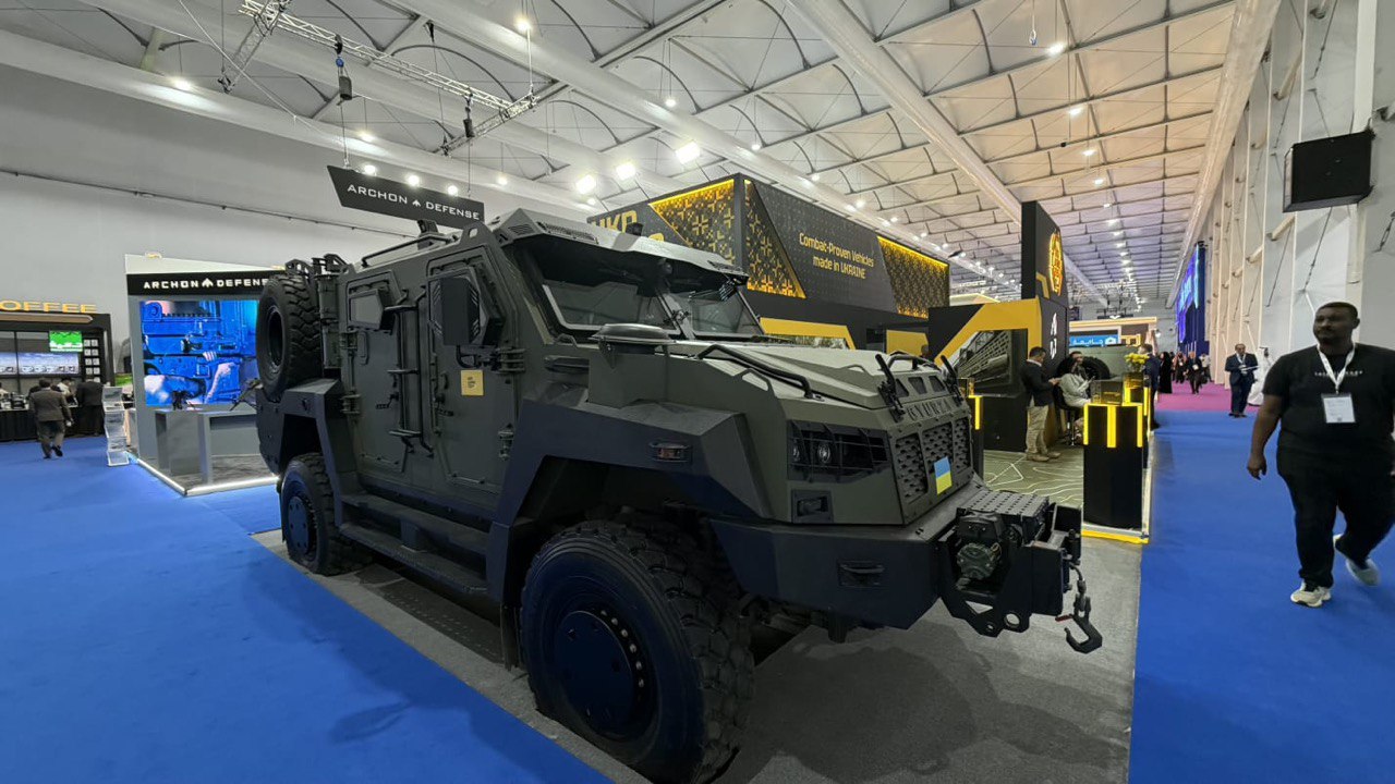 Бронеавтомобіль GYURZA-03 на виставці WDS 2026