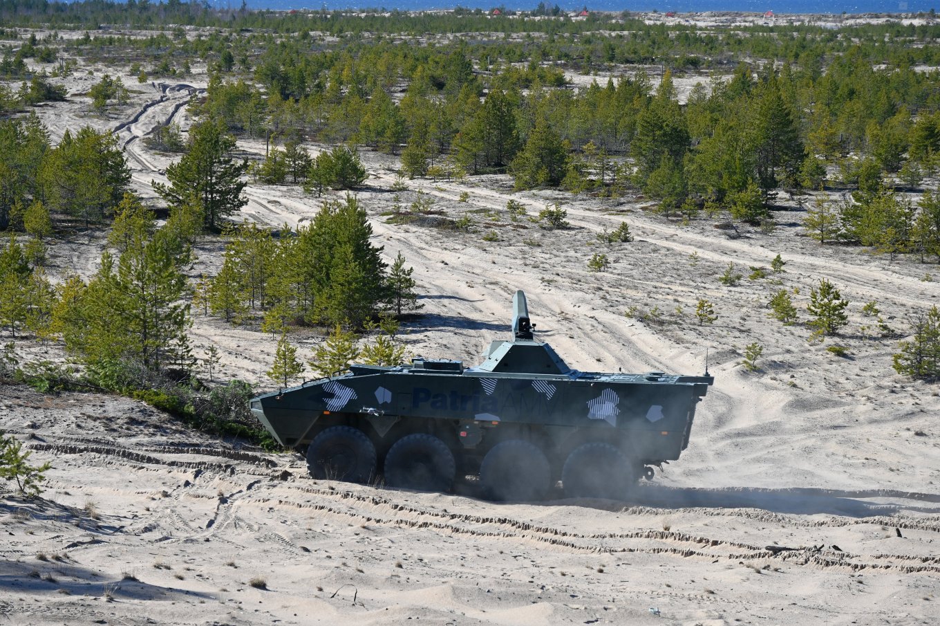 Стріляти у русі у режимах MRSI та MTSI - це те, що вперше зробив самохідний міномет NEMO, але б’є лише на 6,5 км