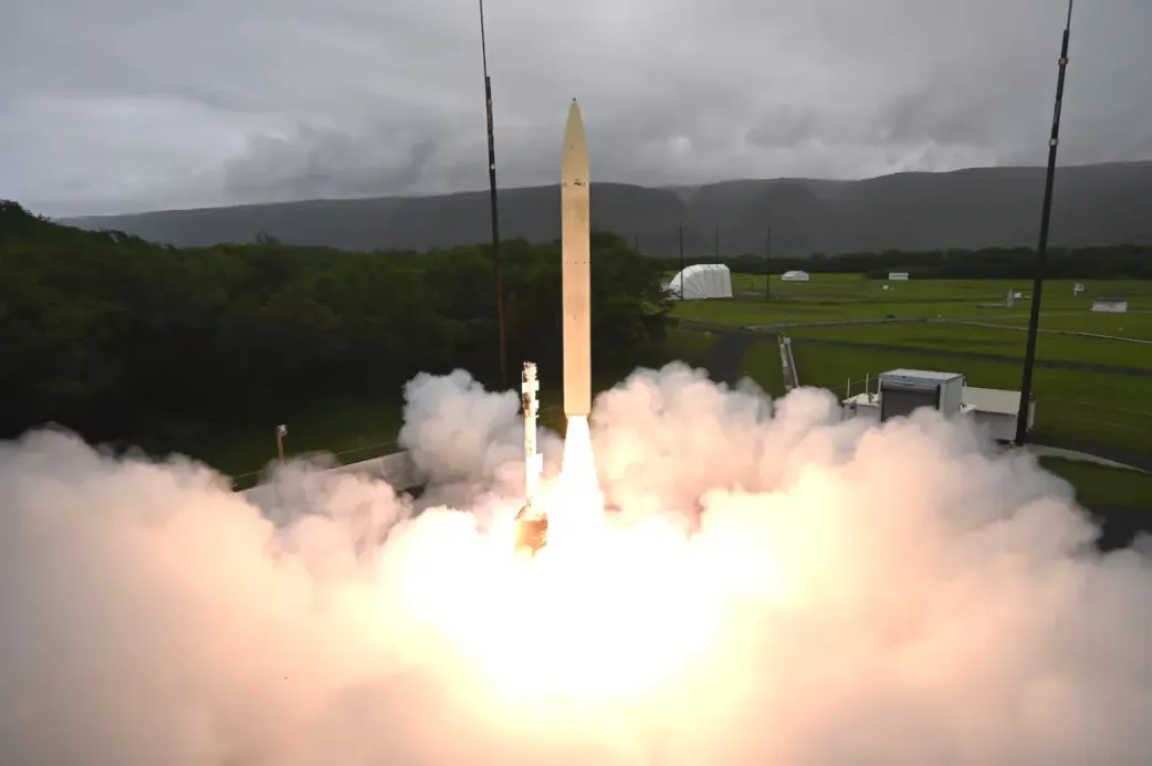 Із ракетою за 41 млн, яких роблять 12 на рік - гіперзвуковий Dark Eagle скоро поставлять на озброєння, хоча не все так просто