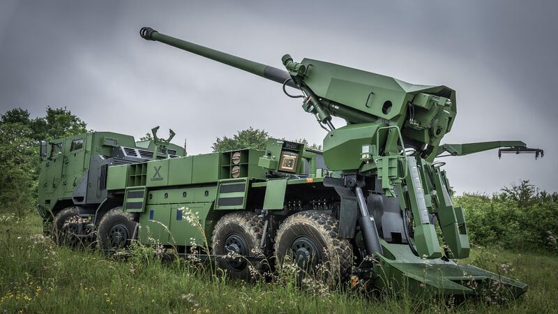 Перші дві САУ CAESAR 8х8 для Чехії не змогли стріляти на 40 км, чим погрожує Прага та який вихід