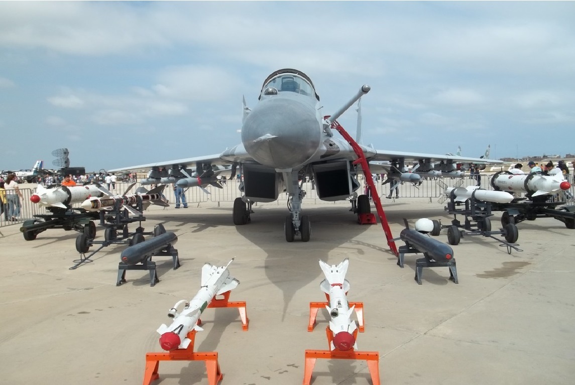 Яка країна може купити одну чи дві партії по 12 JAS 39 Gripen на заміну МиГ-29 та Mirage 2000, та яка тоді буде оплата за ці літаки