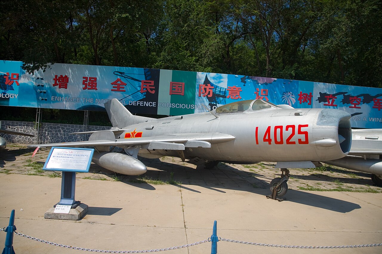 Винищувач Shenyang J-6B