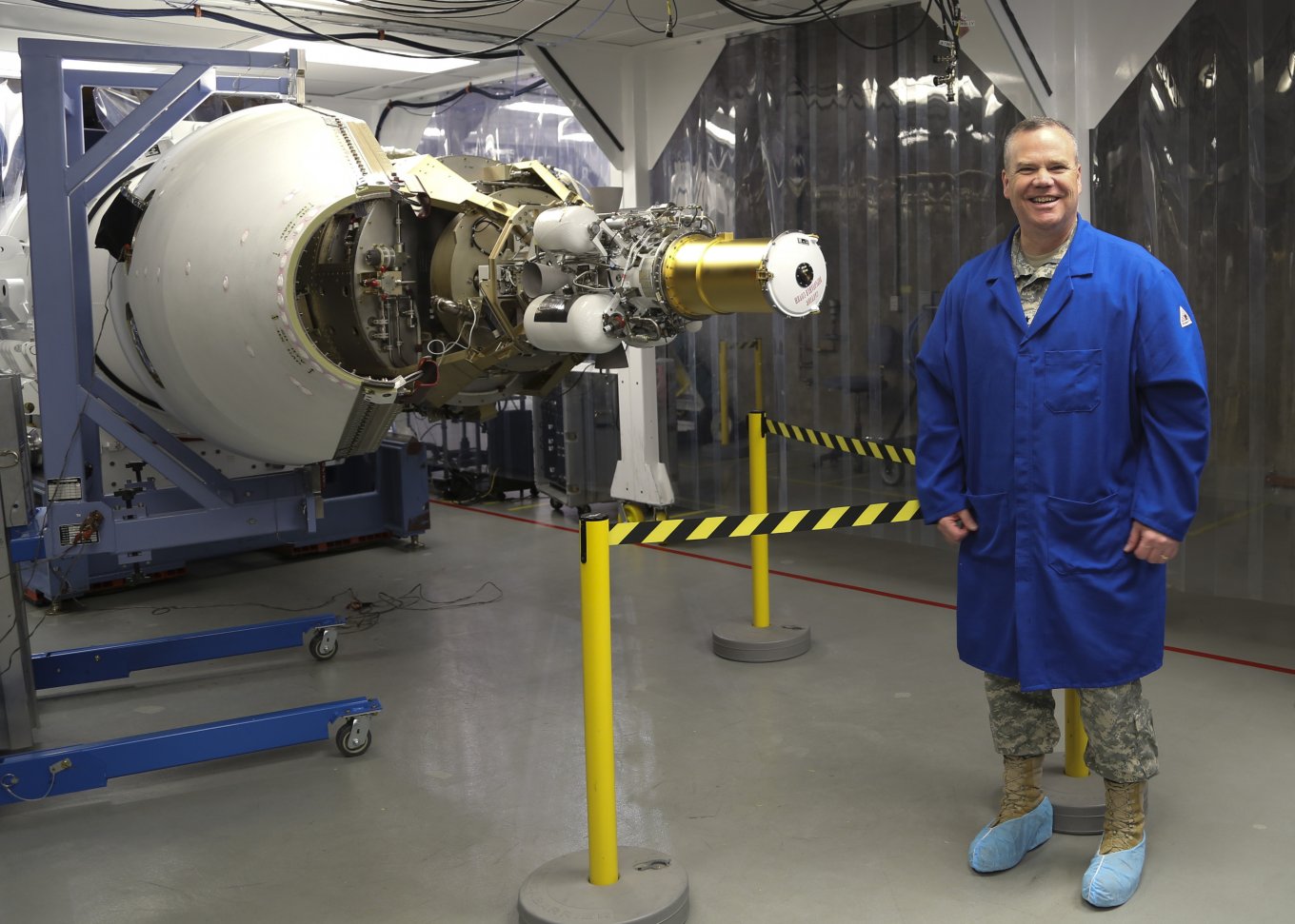 Ground-Based Interceptor у напів-зібрному стані, де можна побачити Exoatmospheric Kill Vehicle - EKV. Фото - DoW