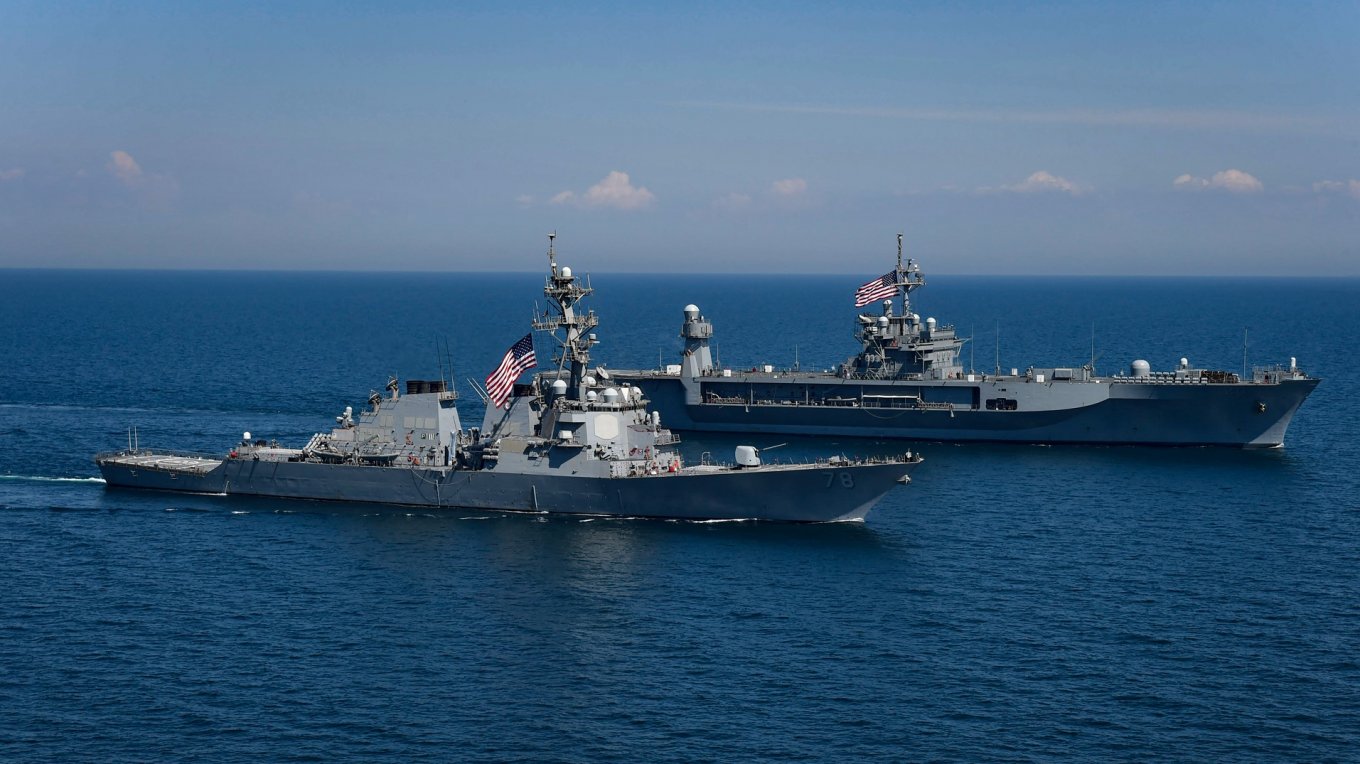 USS Mount Whitney та USS Porter
