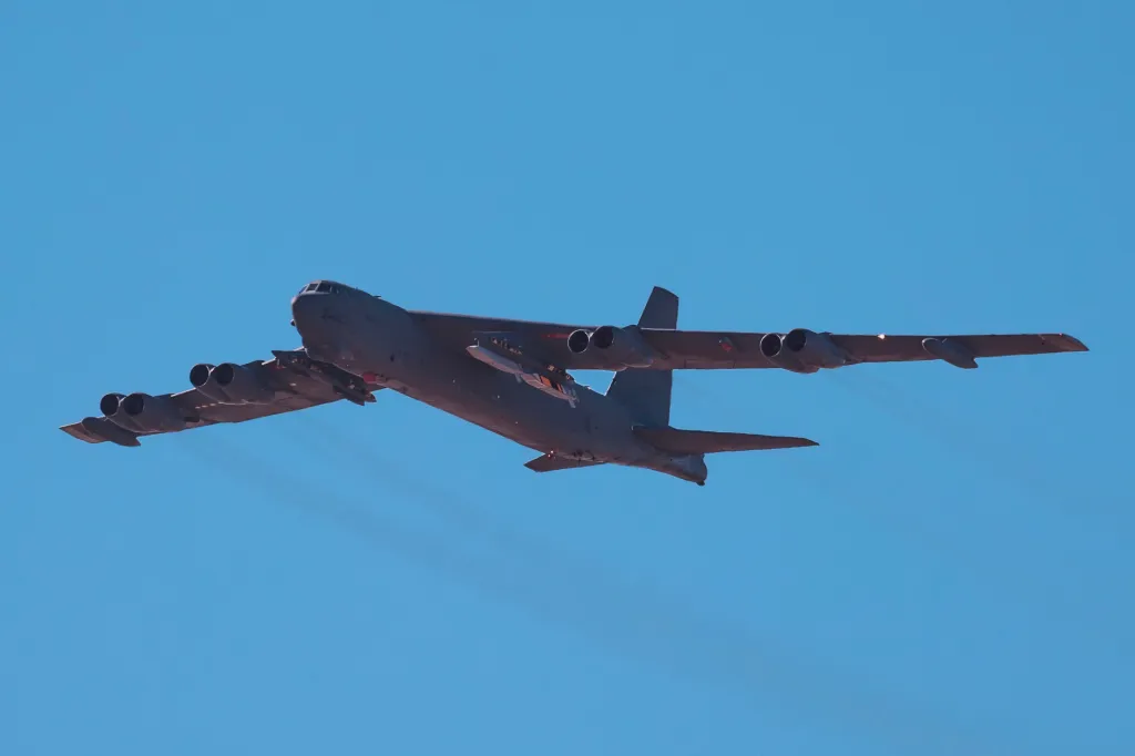 США мають 75 B-52, рівень готовності яких 50-55%, і це може загальмувати програму по AGM-181A LRSO