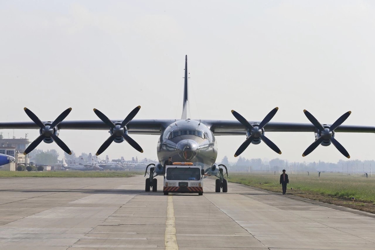 Китай за 7 років поставив у Казахстан шість Y-8, створених на базі Ан-12, про що це каже
