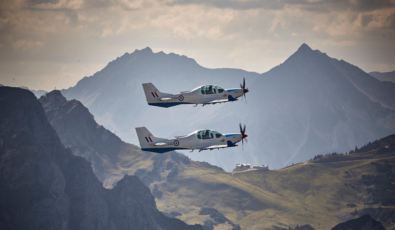 Grob G 120