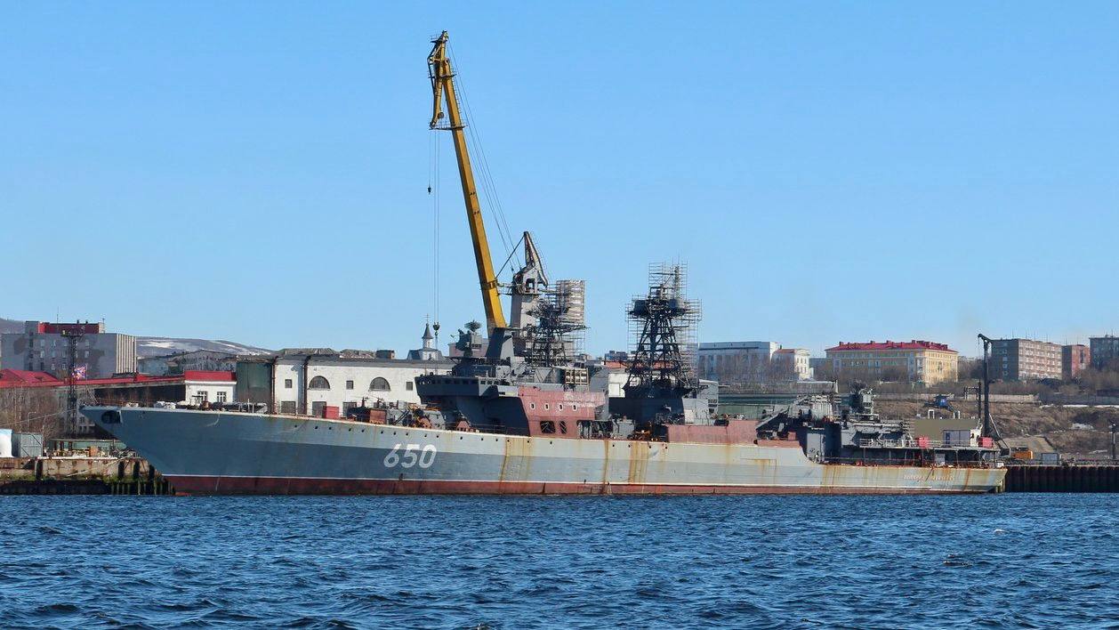 Рашисти бідкаються, що в них на 11 років ремонту застряг корабель під ракети "Циркон" та "Калибр"