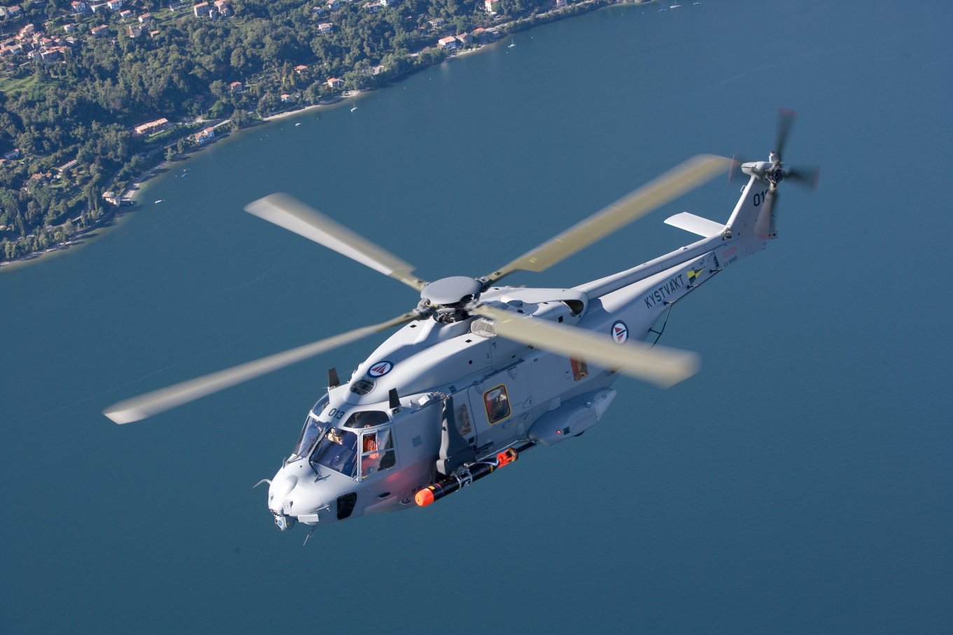 Вертоліт NH90 під час служби у ЗС Норвегії
