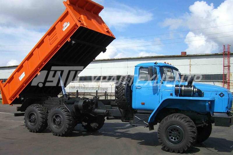 Урал-4320 у варіанті самоскиду